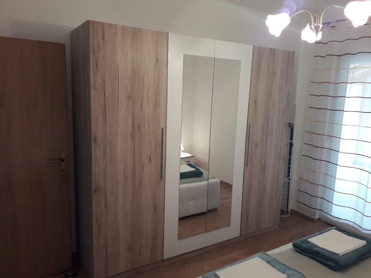 Apartman Helena セニ エクステリア 写真